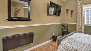 Nhà (2 Bedrooms) | 2 phòng ngủ, bàn ủi/dụng cụ ủi quần áo, bộ trải giường 