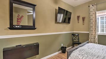 House (2 Bedrooms)