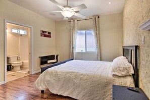 House (2 Bedrooms) | 2 bedrooms, iron/ironing board, bed sheets