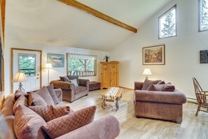 House (5 Bedrooms) | Interior - Scenic Kootenai Forest Home w/ Outdoor Living Area (Rexford)