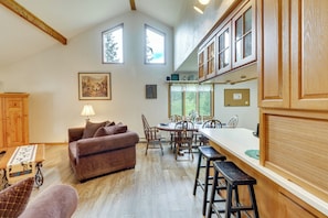 House (5 Bedrooms) | Interior
