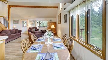 House (5 Bedrooms) | Interior