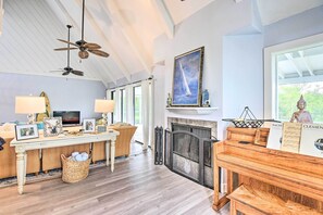 Cottage (2 Bedrooms) | Interior - Longboat Key Cottage: Extended Stays Welcome! (Longboat Key)