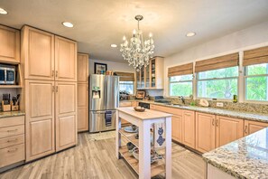 Cottage (2 Bedrooms) | Interior - Longboat Key Cottage: Extended Stays Welcome! (Longboat Key)