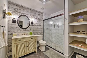 House (3 Bedrooms) | Bathroom - Chic Urban Farmhouse in Historic Dilworth w/ Patio (Charlotte)