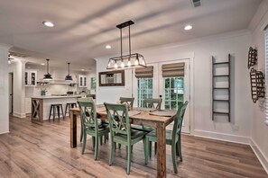 Dining - Chic Urban Farmhouse in Historic Dilworth w/ Patio (Charlotte)