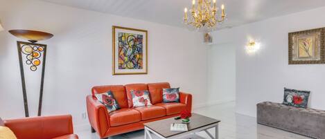 Apartment (3 Bedrooms) | Front of property