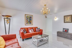 Apartment (3 Bedrooms) | Front of property - West Palm Beach Apartment 3 Mi to Shore! (West Palm Beach)