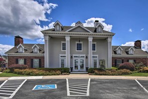 Apartment (3 Bedrooms) | Interior - Walk to Lake: Family Gem w/ Pool Access in Afton (Afton)