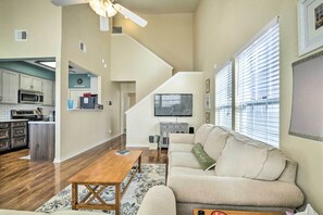 Apartment (3 Bedrooms) | Interior - Walk to Lake: Family Gem w/ Pool Access in Afton (Afton)