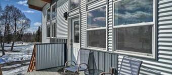 Pet-friendly Duplex w/ Northern Lights Aurora View