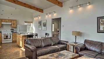 Apartment (2 Bedrooms) | Front of property