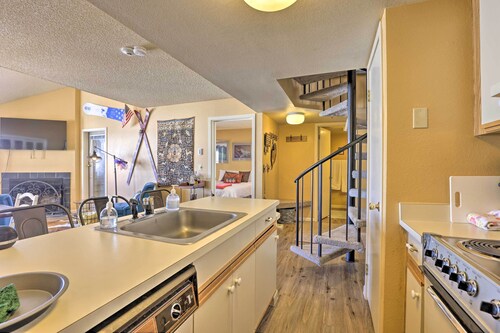 Cozy Ski-in/ski-out Granby Condo w/ Balcony!