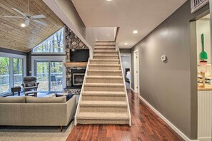 House (3 Bedrooms) | Interior - Family Escape - Near Little Traverse Wheelway (Harbor Springs)