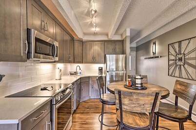Modern Condo: 2 Blocks to Main Street Frisco!