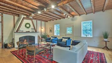 Cottage (4 Bedrooms) | Front of property