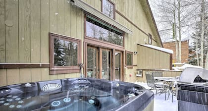 Frisco Townhome w/ Hot Tub - 10 Mi to Breckenridge