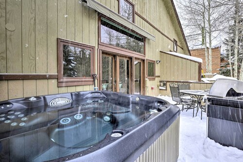 Frisco Townhome w/ Hot Tub - 10 Mi to Breckenridge