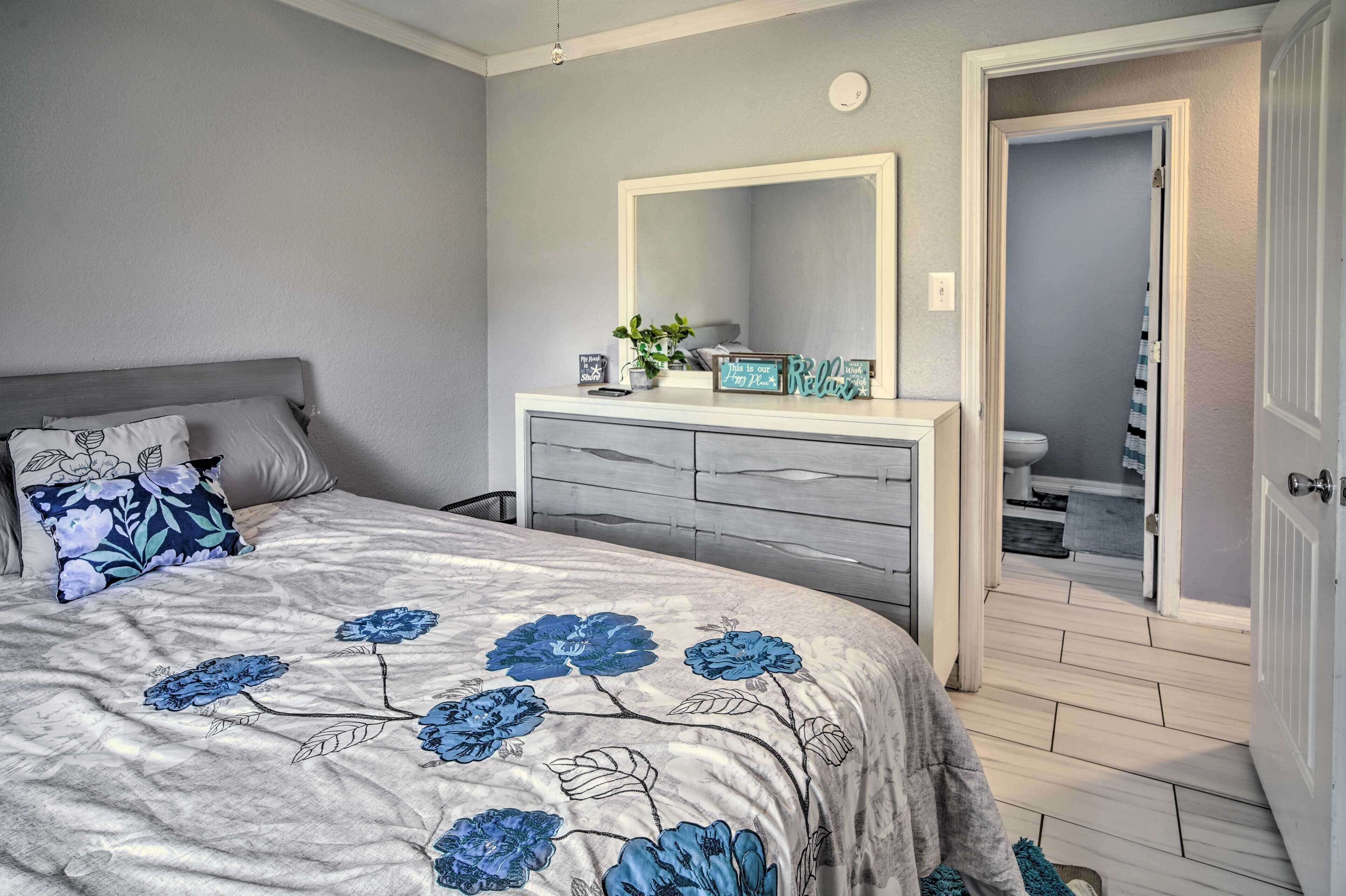 3 bedrooms, iron/ironing board, bed sheets