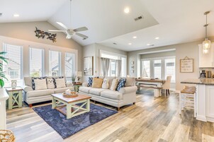 House (4 Bedrooms) | Front of property