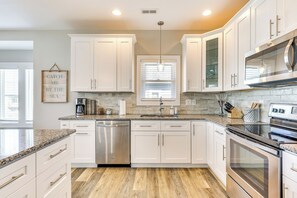 House (4 Bedrooms) | Interior