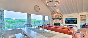 Spacious Getaway ~ 12 Acres, Views, & Hot Tub!