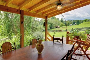 Front of property - Mtn-view Warne Cabin: Hot Tub, Wine Cabinet! (Warne)