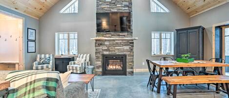 House (3 Bedrooms) | Interior