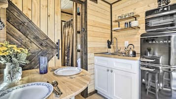 Apartment (0 Bedroom) | Interior