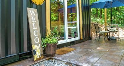 Tiny Home w/ Hot Tub By Mohican State Park!