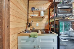 Apartment (0 Bedroom) | Interior - Tiny Home w/ Hot Tub & Mini Highland Cows! (Loudonville)