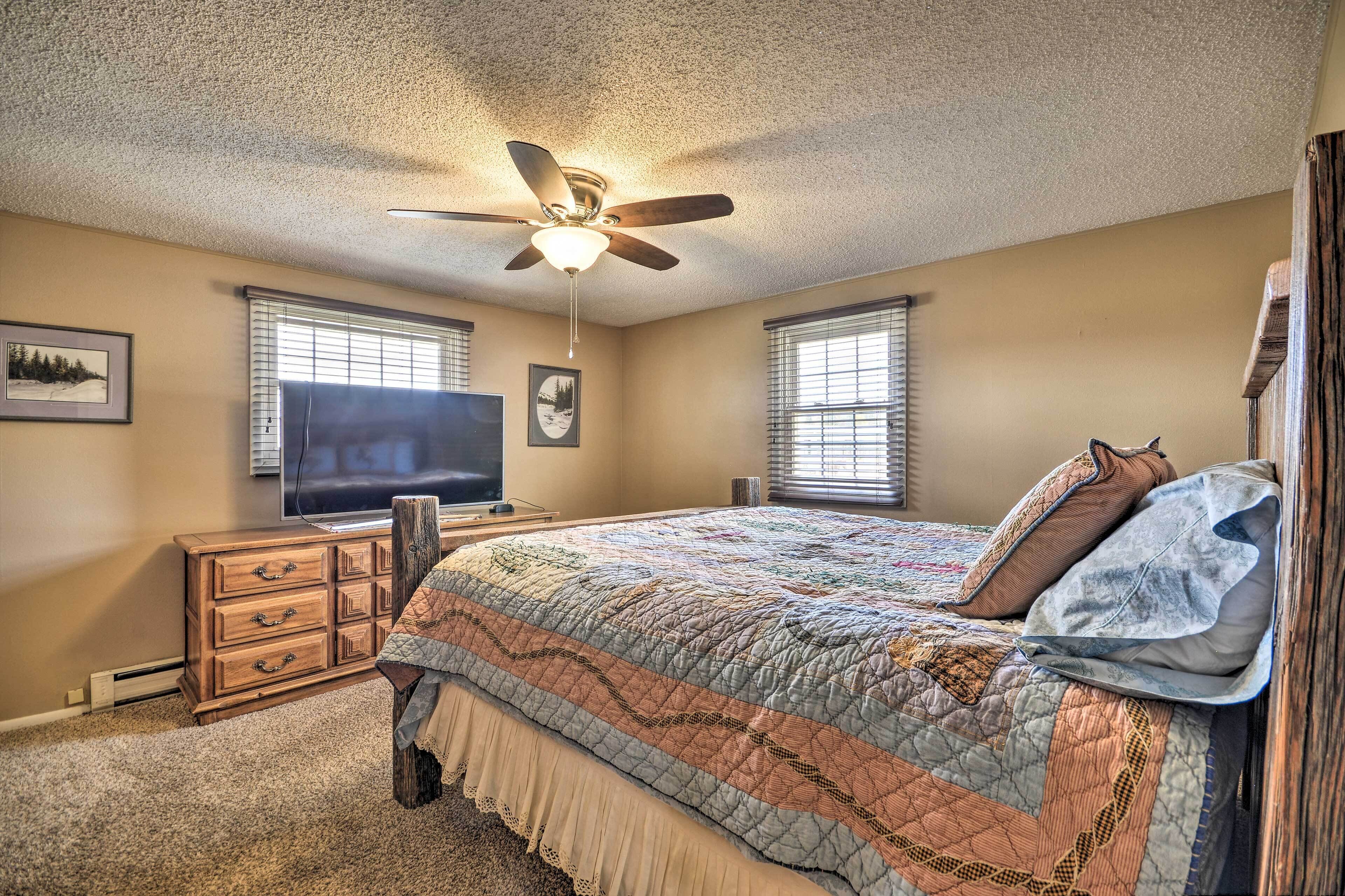 House (5 Bedrooms) | Interior