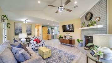 House (3 Bedrooms) | Front of property