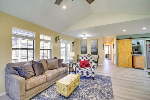 Barling Vacation Rental: Fenced-in Yard w/ Hot Tub