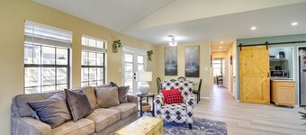 Barling Vacation Rental: Fenced-in Yard w/ Hot Tub