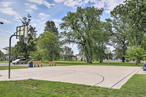 House (3 Bedrooms) | Interior - Port Clinton Home With Lake Views! (Port Clinton)