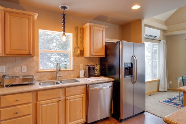 Interior - Mountain Cabin: 15 Mi to Breckenridge Ski Resort! (Alma)