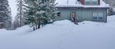 House (3 Bedrooms) | Front of property