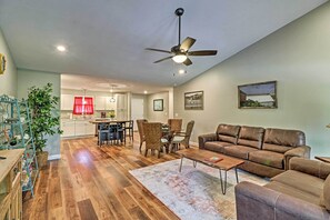 Apartment (2 Bedrooms) | Interior - Bull Shoals Condo Retreat ~ 1 Mi to Marina! (Bull Shoals)