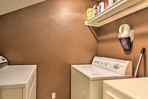 Apartment (3 Bedrooms) | Interior - Quiet Lake Conroe Townhome w/ Water-view Deck (Willis)