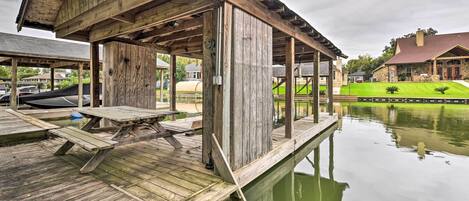 Apartment (3 Bedrooms) | Front of property