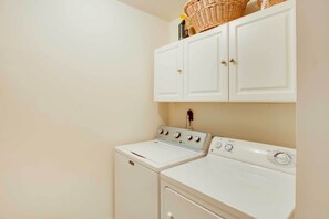 Cottage (2 Bedrooms) | Interior