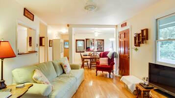 Cottage (2 Bedrooms) | Interior