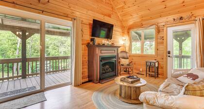 Smoky Mountain Log Cabin Close to Rafting!