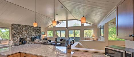 House (3 Bedrooms) | Interior