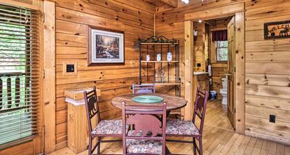 Romantic Mountain Getaway: Cabin w/ Hot Tub!
