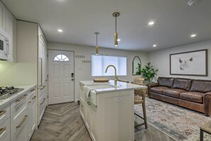 Apartment (2 Bedrooms) | Bahagian dalam