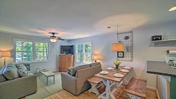 Cottage (2 Bedrooms) | Interior