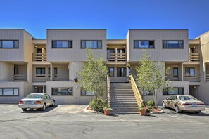 Exterior - Lakefront Dillon Condo w/ Pool Access: Near Skiing (Dillon)