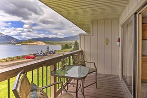 Outdoor dining - Lakefront Dillon Condo w/ Pool Access: Near Skiing (Dillon)